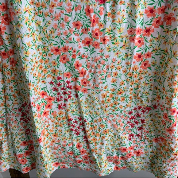 Old Navy Floral Print T-Shirt - Picture 3 of 5